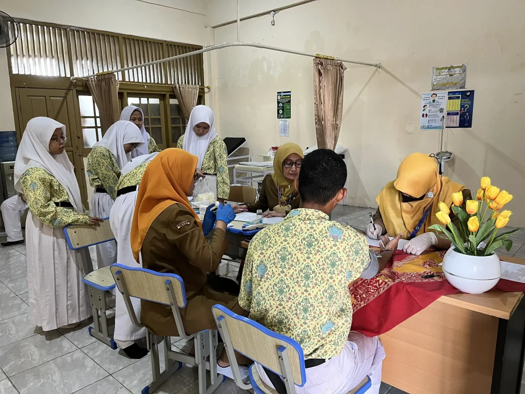 Kegiatan Tes Kesehatan dan Skrining Siswa Siswi MA AL IHSAN ISLAMIC SCHOOL Pondok Gede